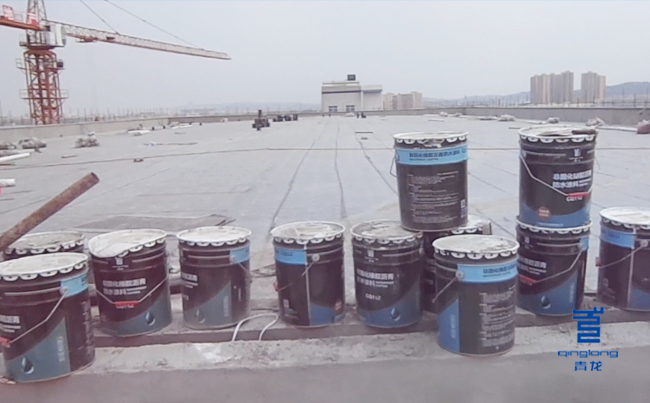 施工現(xiàn)場(chǎng)的非回化橡膠瀝青 防水卷材