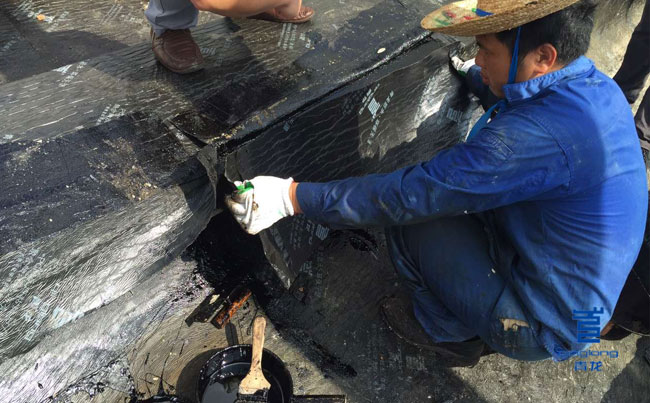 青龍員工鋪設(shè)pcm防水卷材 防水卷材