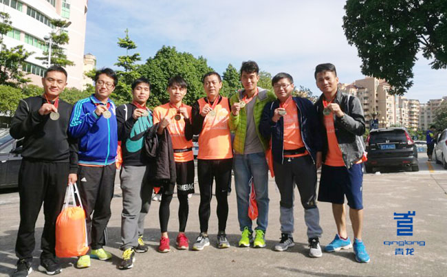 賽后青龍部分健兒合影留念 防水材料