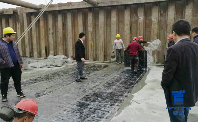 青龍技術部現場指導防水施工 防水卷材